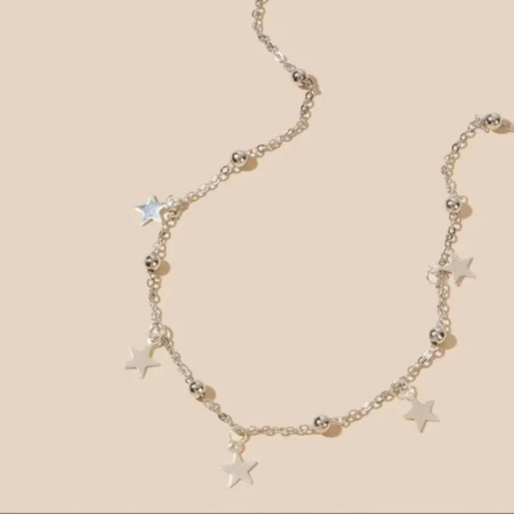 3/$30 🤍 Star Charm Necklace - Picture 2 of 3
